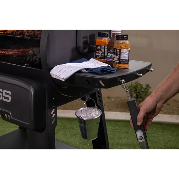 Pit Boss Competition Series 1600 TITAN pellet grill – smoker