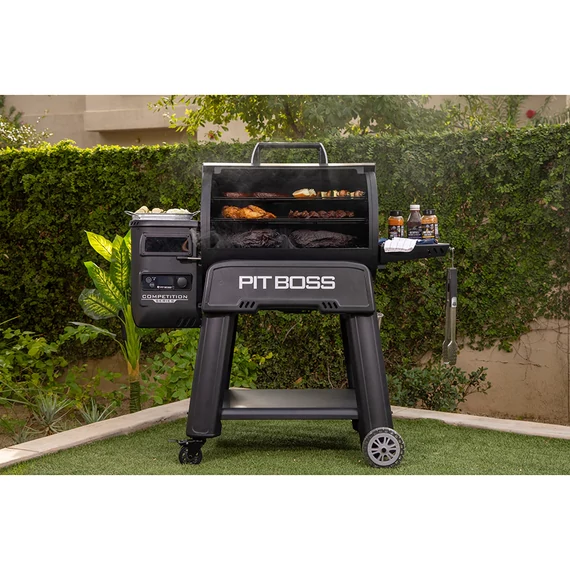 Pit Boss Competition Series 1600 TITAN pellet grill – smoker