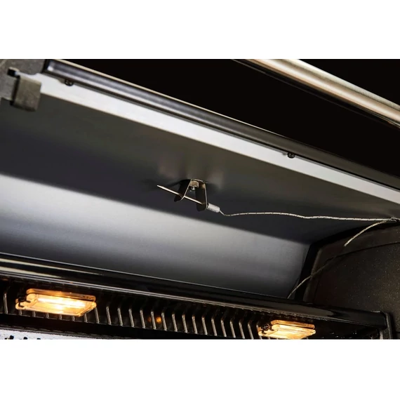 Broil King Imperial™ QS 690 IR rotisserie készlet hátsó égővel az egyenletes sütéshez